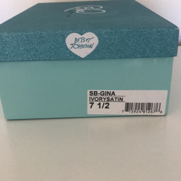 COPY - Beautiful Betsy Johnson heels - Picture 7 of 7